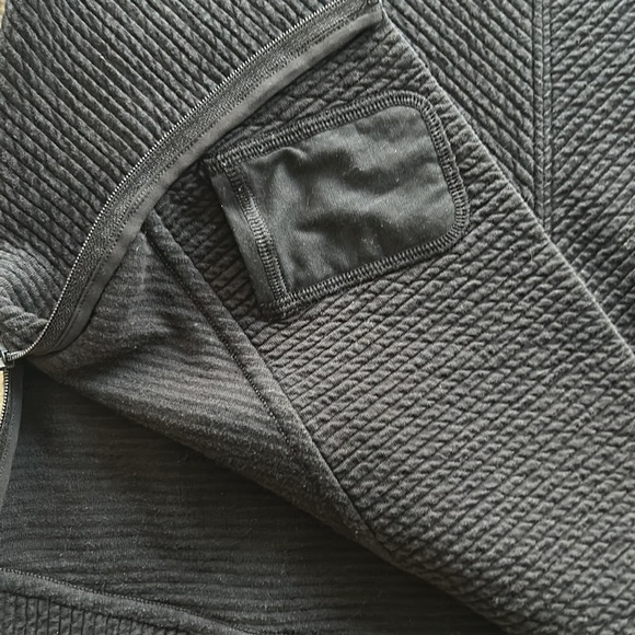 Lululemon On Repeat too - Picture 4 of 7